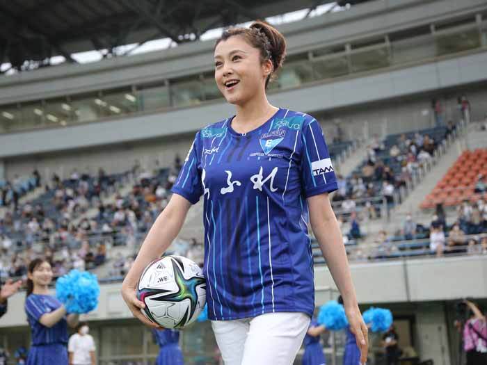 2022-23 Yogibo WEリーグホーム開幕戦 藤原紀香さんがオープニングナビゲーターとしてご来場